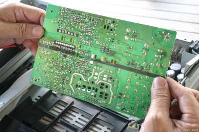Ưu điểm và Nhược điểm của Máy in mã QR PCB là gì?